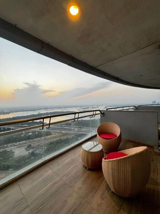 Flat In Noida , Supernova 26th Floor Apartment